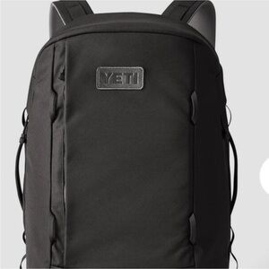 YETI Crossroads 27L Backback Black/Gray
Camping Hiking